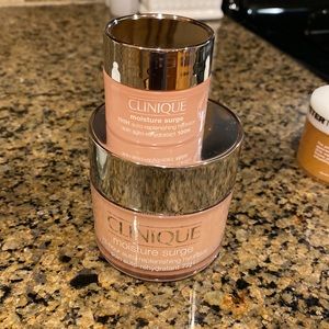 Clinique moisture surge set